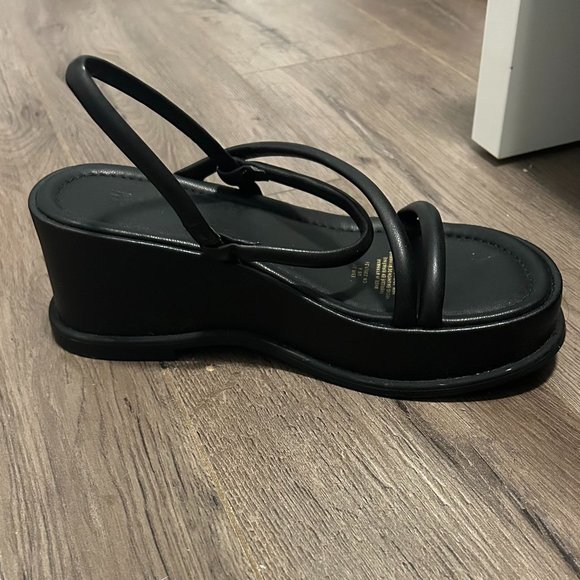 Brand New 90s Platform Sandals - Picture 2 of 4